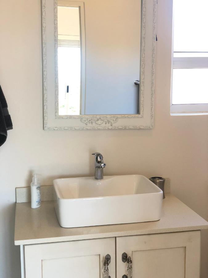 Views At 69 B&B Langebaan Luaran gambar